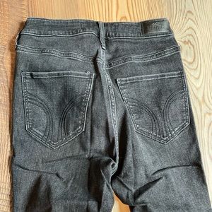 Hollister distressed skinny jeans